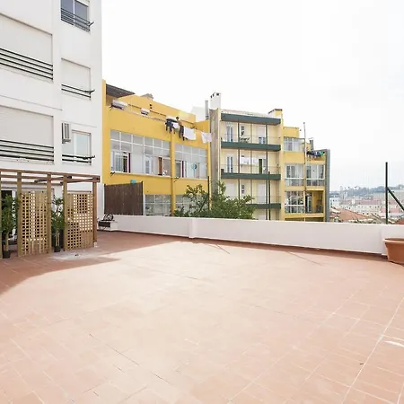 Joivy Superb 1-bed With Workspace And Terrace, Close To Avenida Da Liberdade *