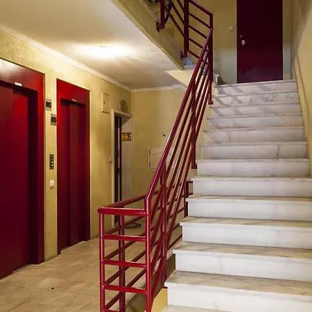 アパート Joivy Superb 1-bed With Workspace And Terrace, Close To Avenida Da Liberdade リスボン