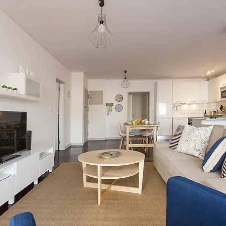 Joivy Superb 1-bed With Workspace And Terrace, Close To Avenida Da Liberdade *
